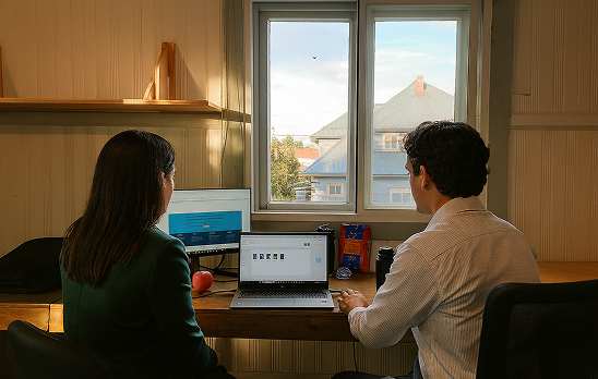 Misión Inercia - Equipo trabajando